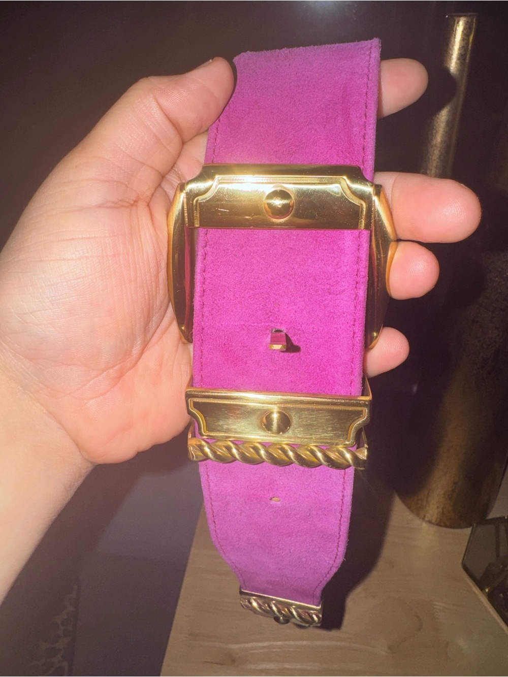 80s Vintage Gianni Versace Fuchsia Suede Wide Belt with Gold-Tone Chain Buckle - Picture 7 of 8